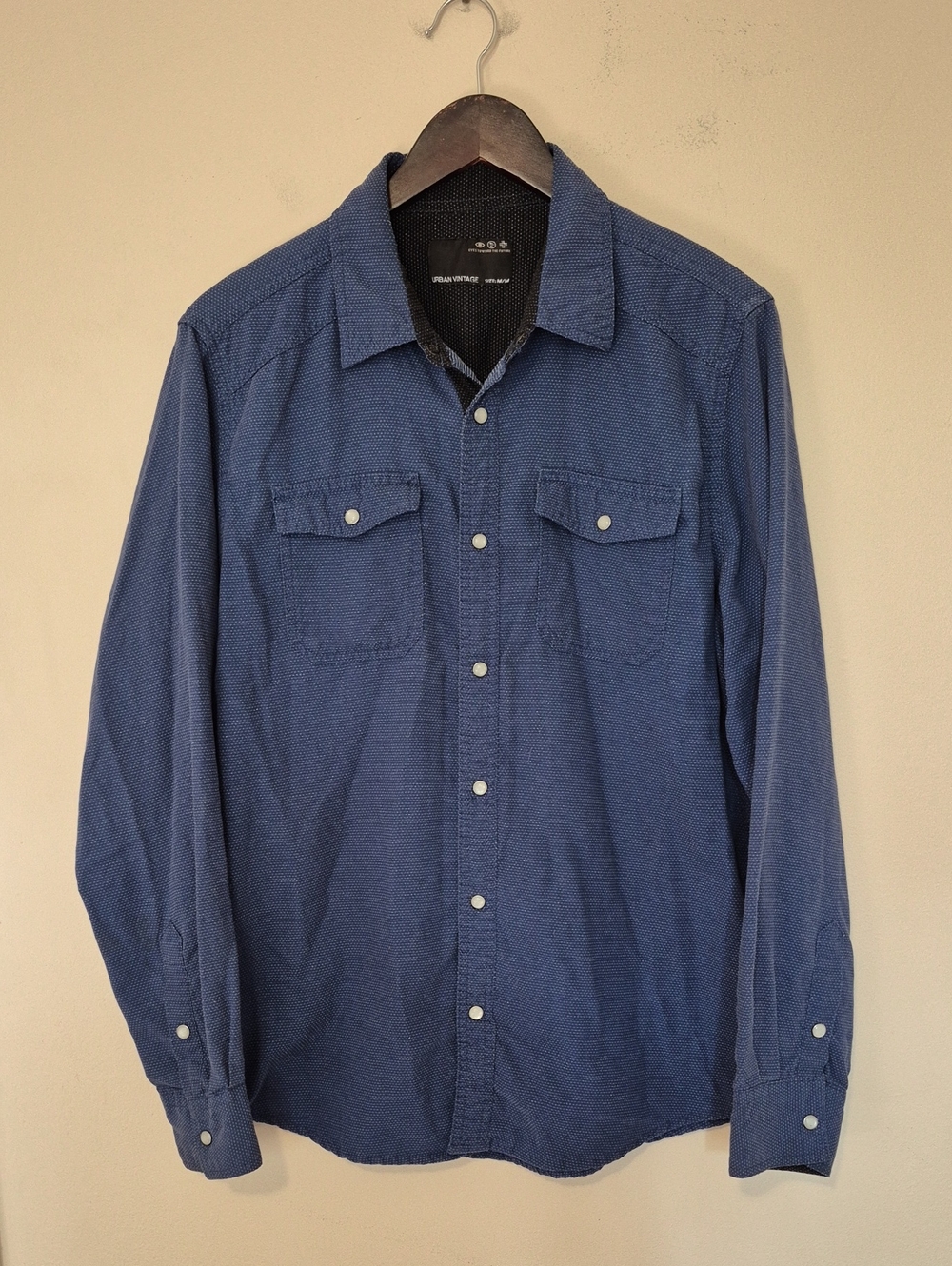 Urban Vintage Men's Blue Button-Up Work Shirt with Front Pockets